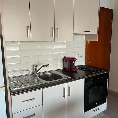 Ellados 20 Лимасол